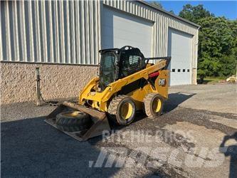 CAT 272 D3 滑移轉向裝載機