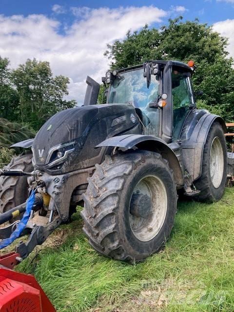 Valtra T235V 曳引機