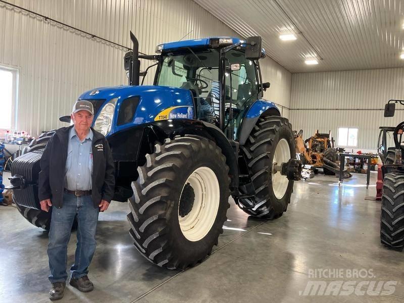 New Holland Tractors 小型曳引機
