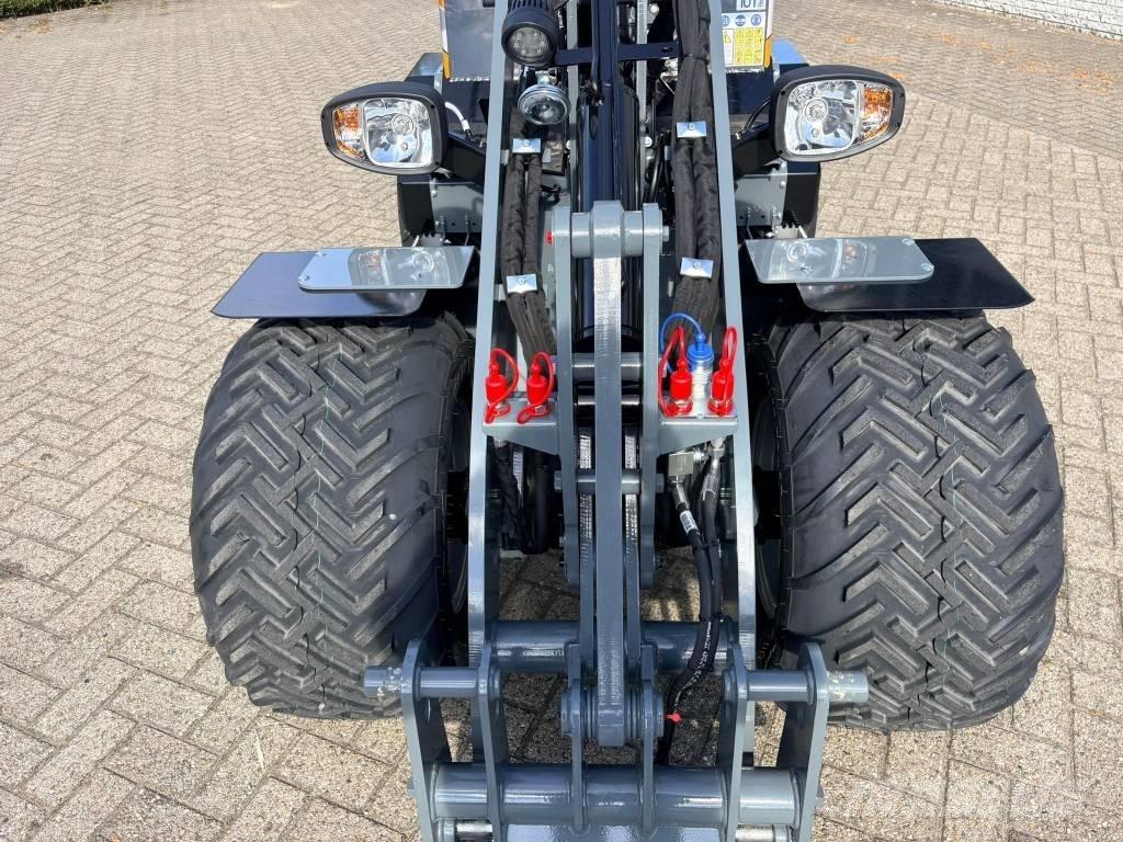 Giant G2500HD Xtra 小型裝載機