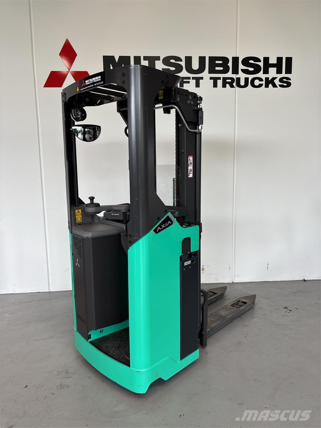 Mitsubishi SBR16N2 自走式堆積機