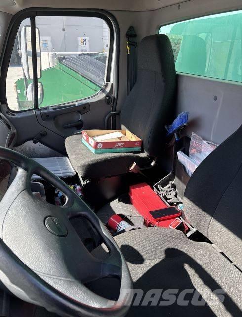 Freightliner M2 飲料運輸卡車