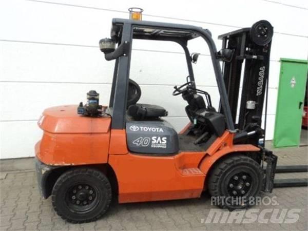 Toyota 02-7FD35 柴油卡車
