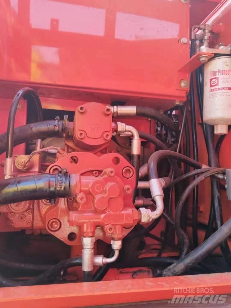 Doosan DX150 履帶式 挖土機/掘鑿機/挖掘機