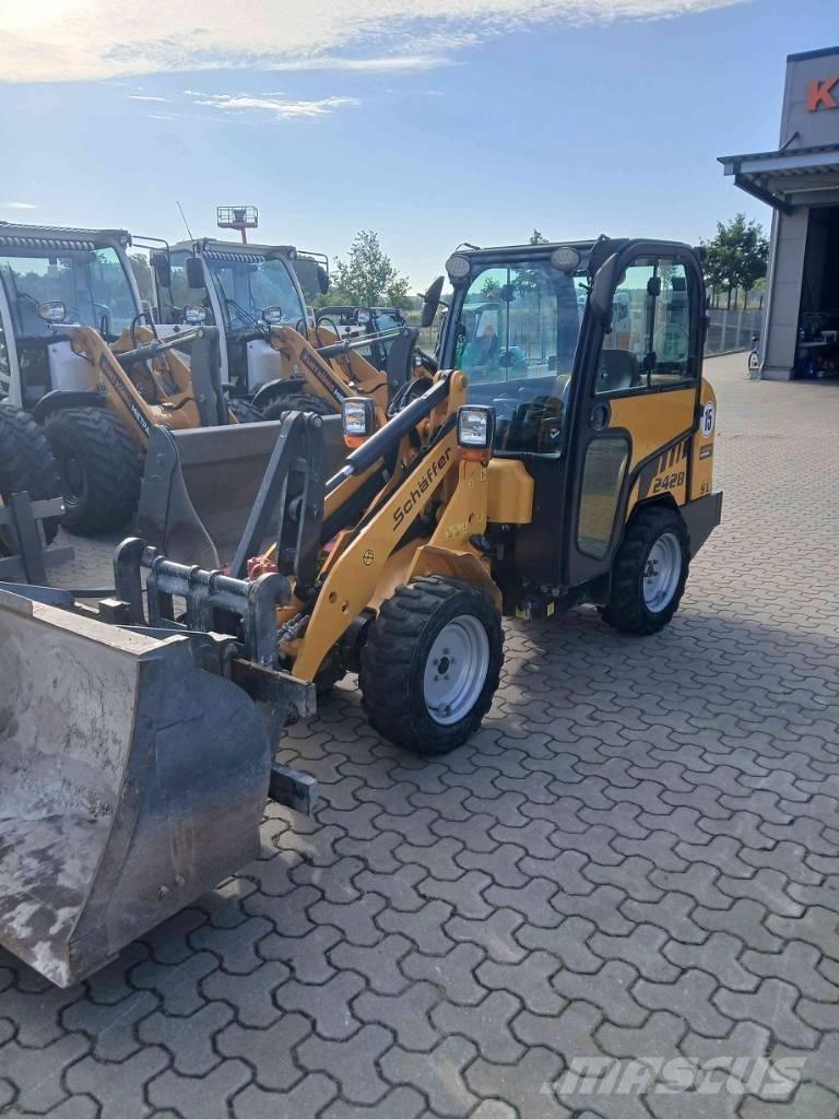 Schäffer 2428 SLT 滑移轉向裝載機