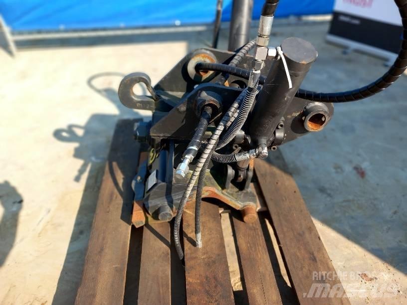 Komatsu PC88MR-8 旋轉混合器