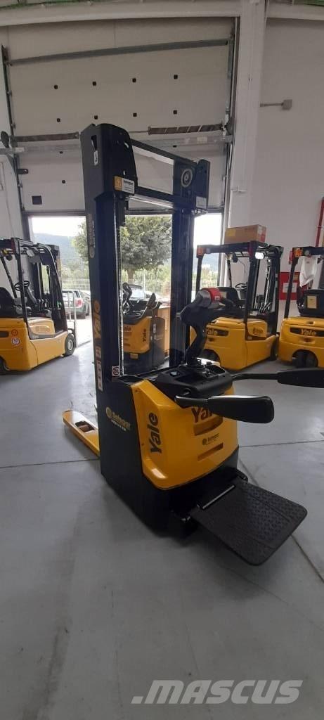 Yale MS12X 行走控制式堆積機