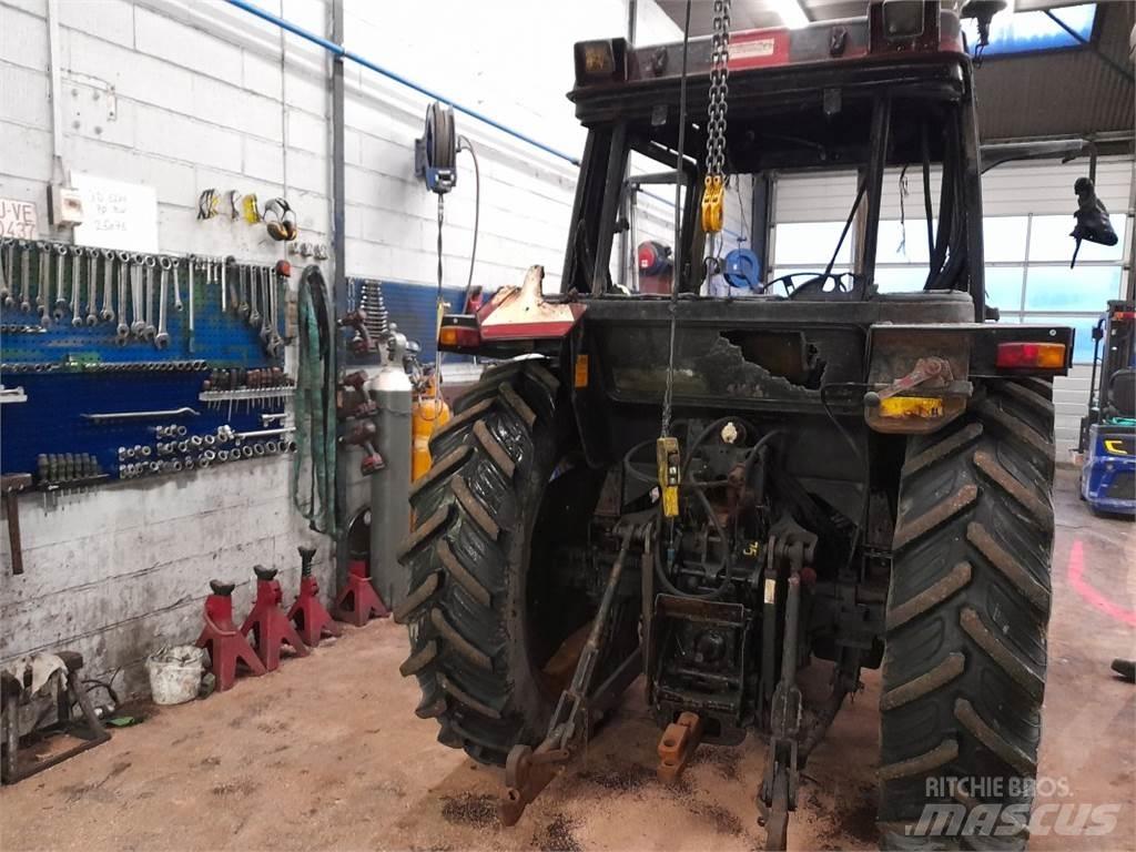 Case IH 4230 XL 曳引機