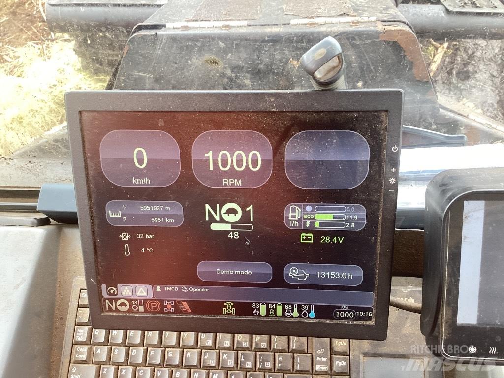 Komatsu 845 集運機