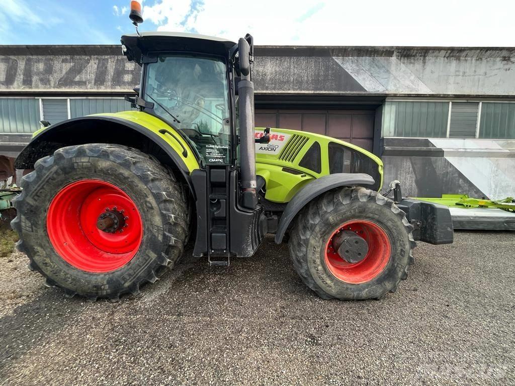 CLAAS Axion 810 曳引機