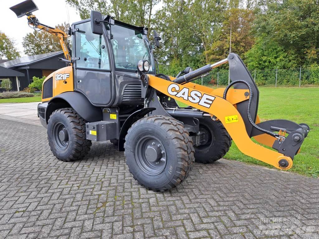 CASE 321F-HS 輪胎式裝載機