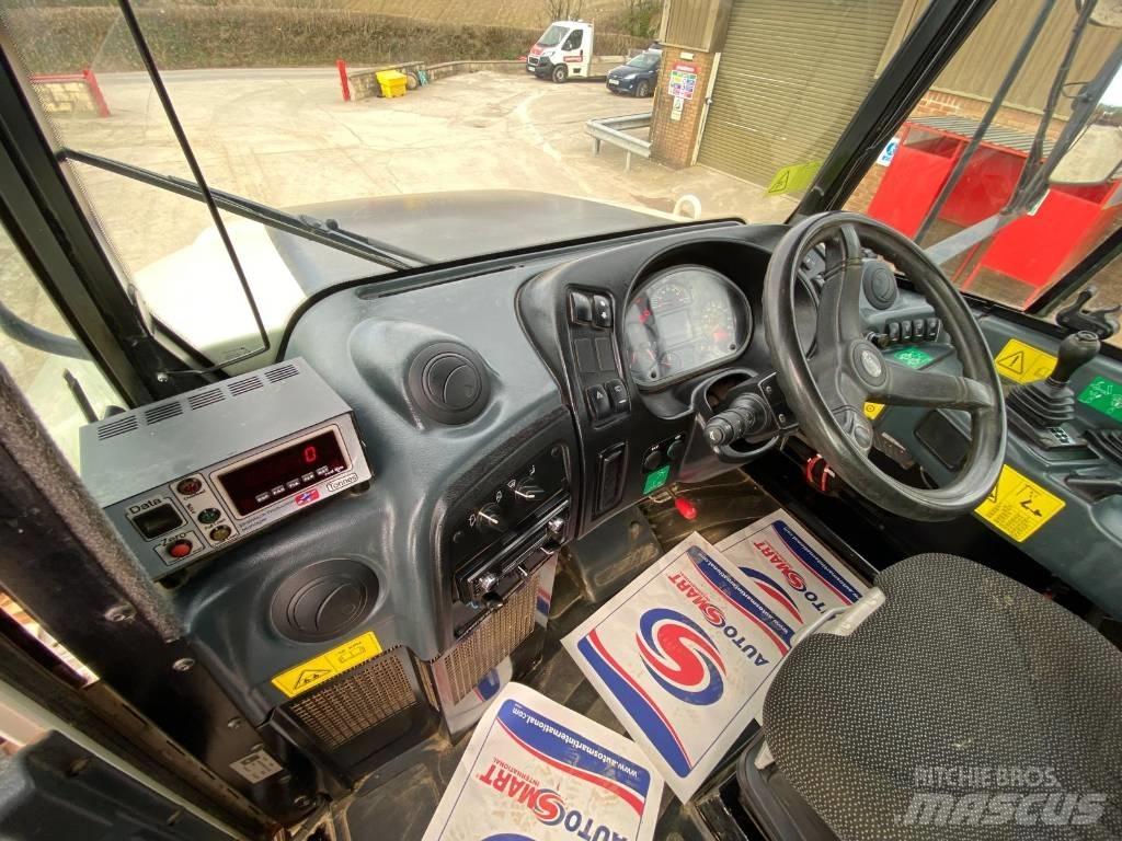 Terex TA 300 鉸接式起吊車