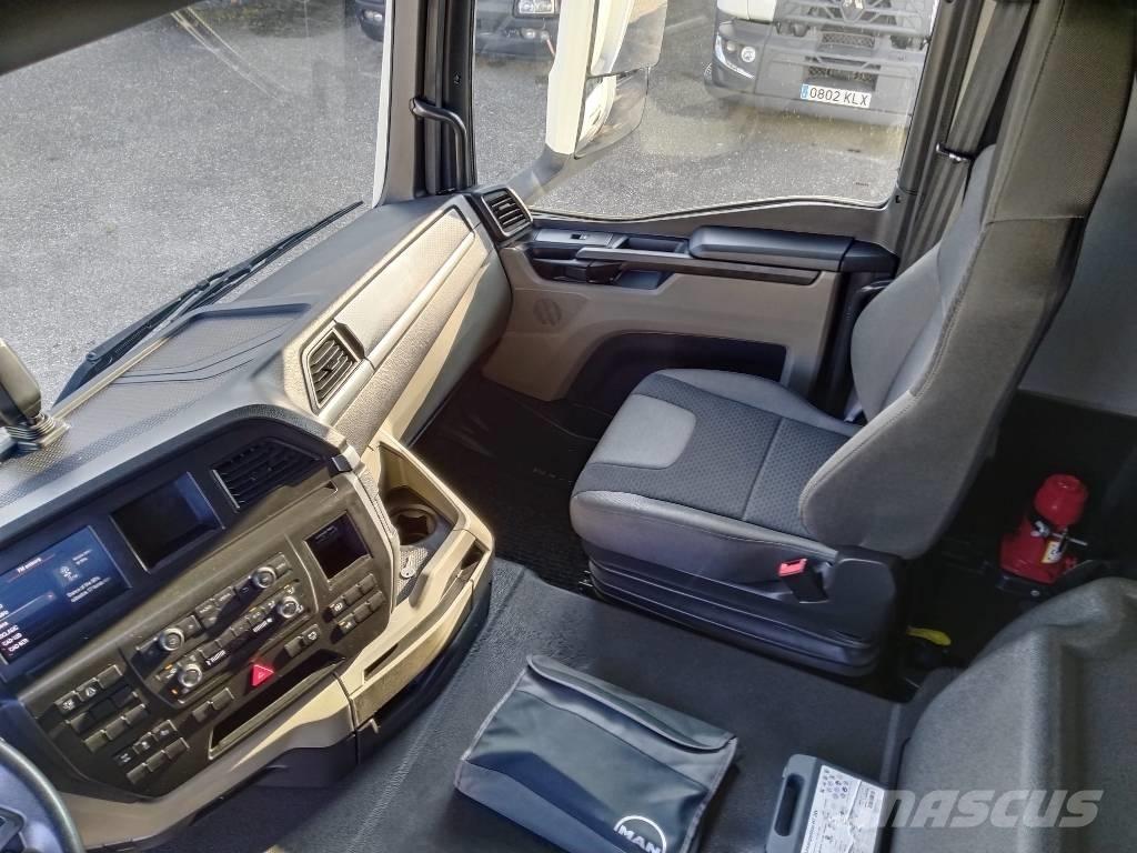 MAN TGS 26.360 貨箱式卡車