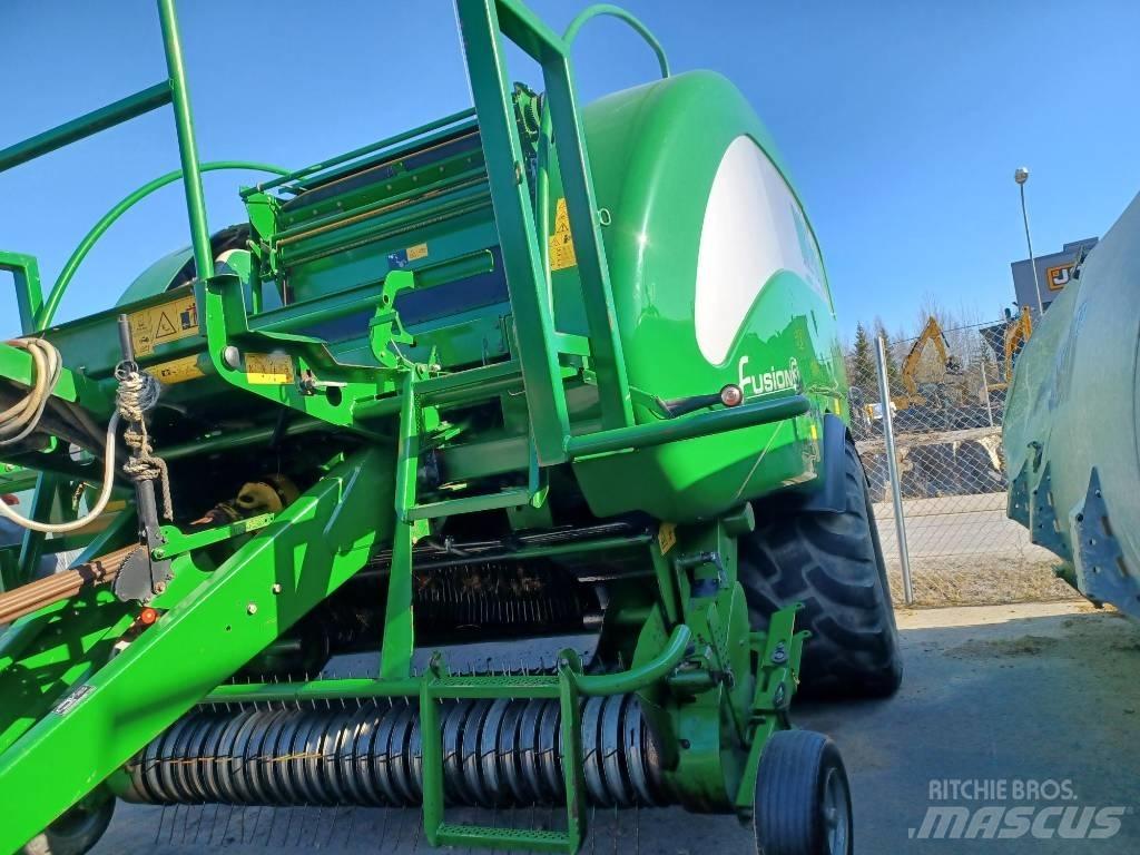 McHale Fusion 3 圓型牧草打包機