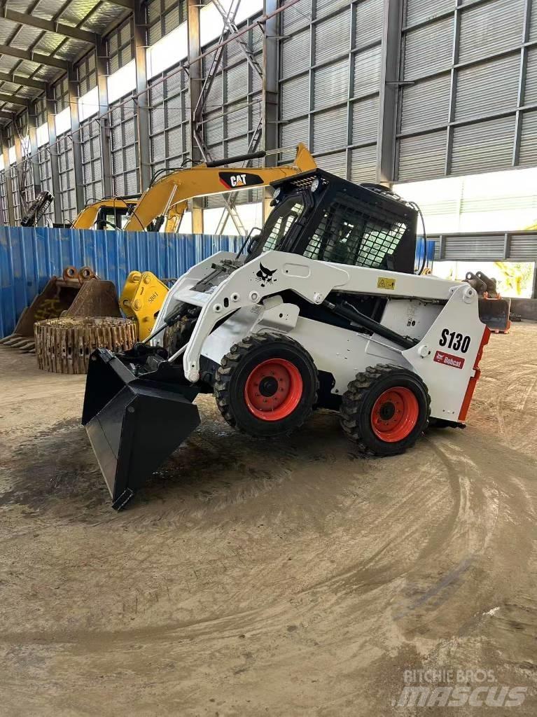 Bobcat S130 滑移轉向裝載機