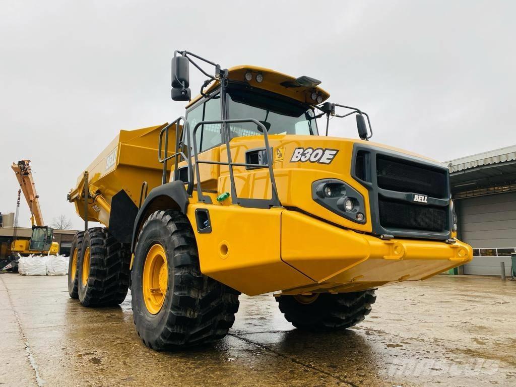 Bell B 30 E 鉸接式起吊車