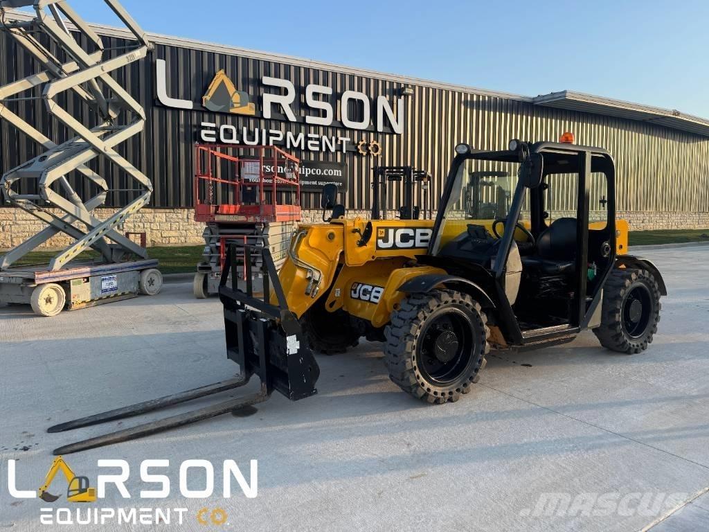 JCB 505-20 伸縮臂操作車