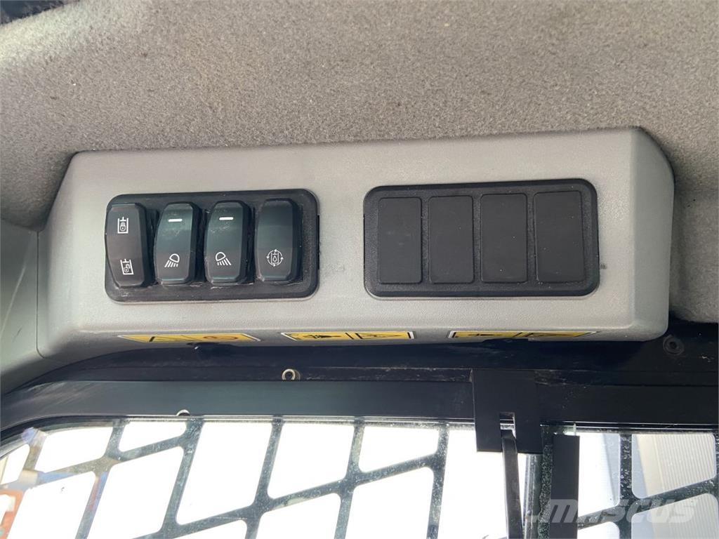 CAT 226 D3 (5867) 滑移轉向裝載機