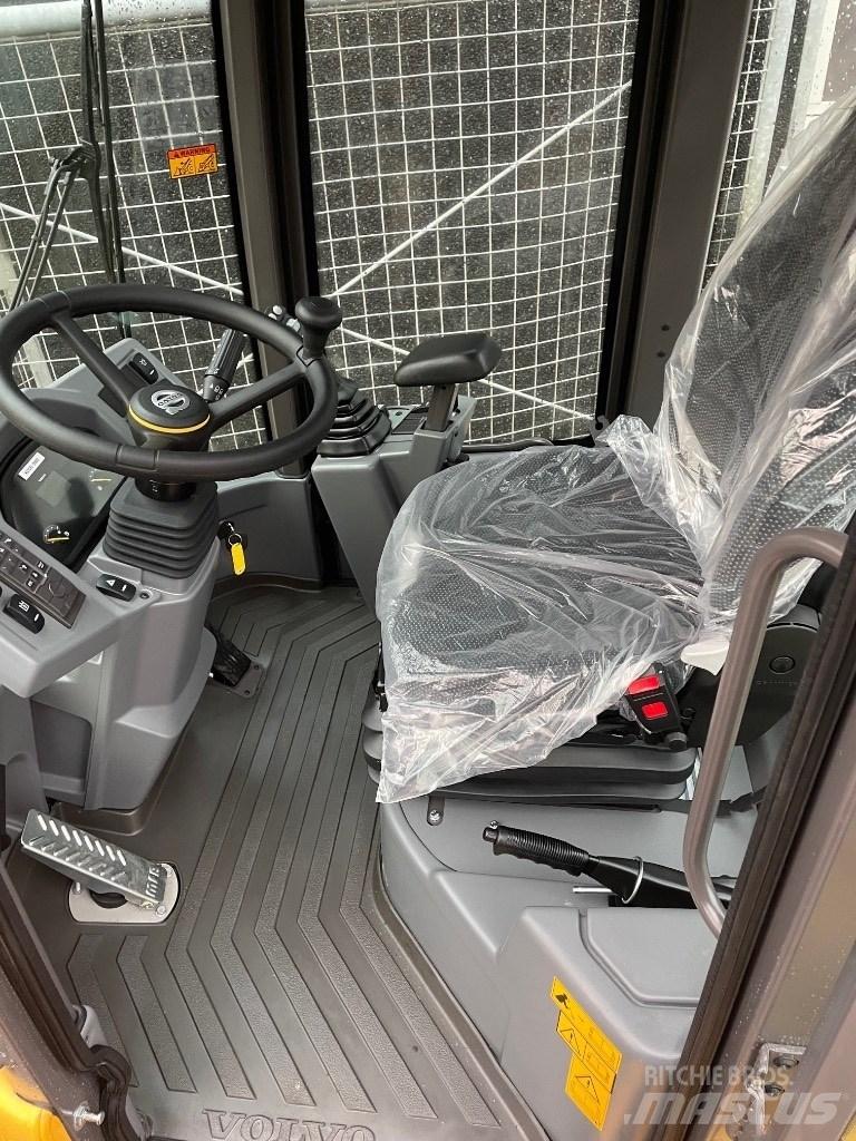 Volvo L30GS / HS 小型裝載機