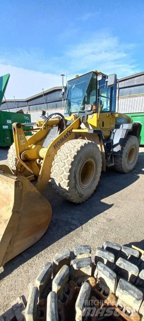 Komatsu WA 200 PT-5 輪胎式裝載機