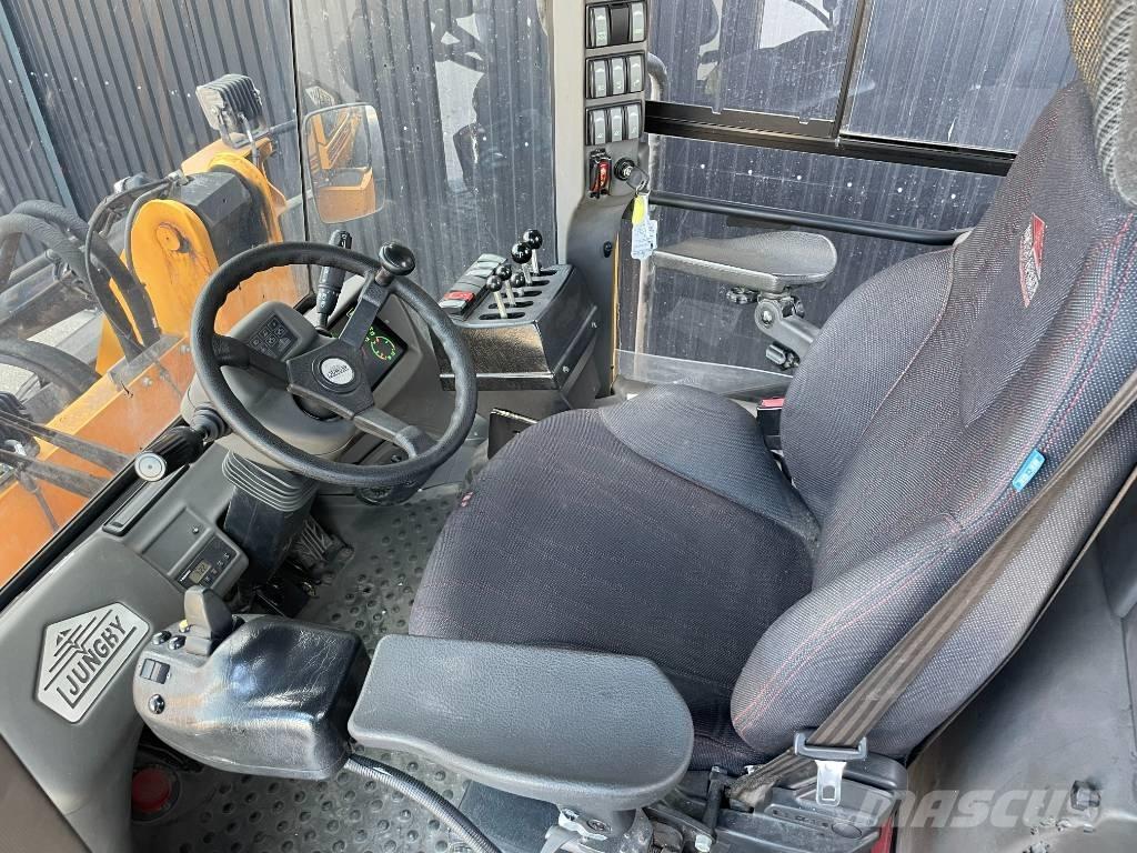 Ljungby L 9 輪胎式裝載機