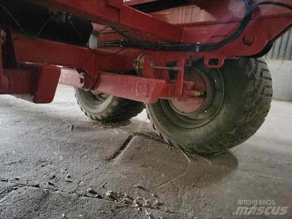 Anderson TRB 2000 青飼料搬運車