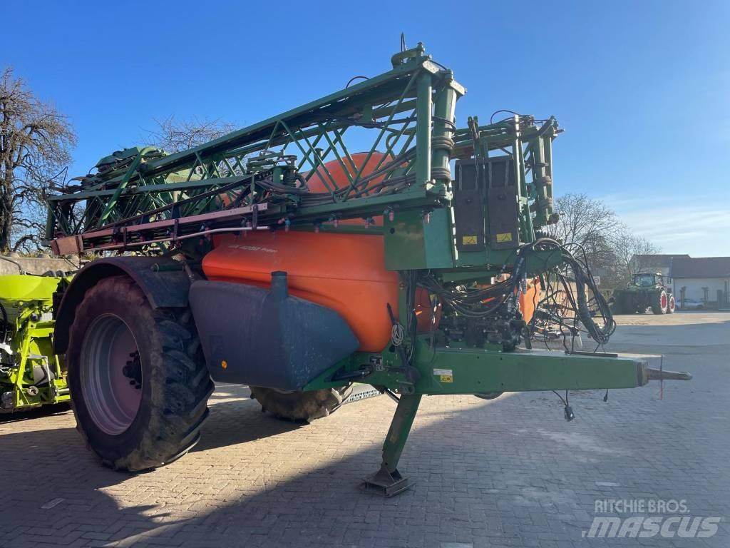 Amazone UX 4200 牽引式噴霧機