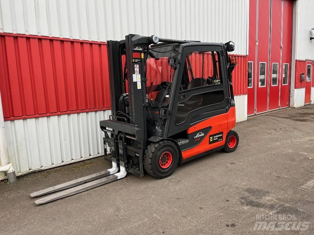 Linde E 25 電動堆高機