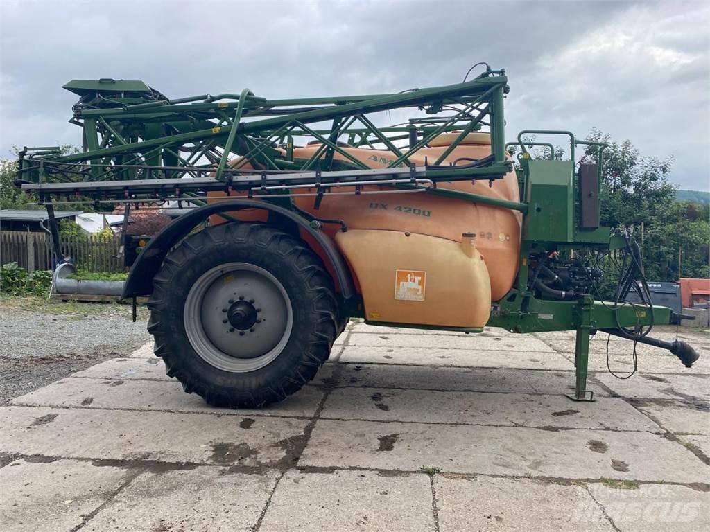Amazone UX 4200 牽引式噴霧機
