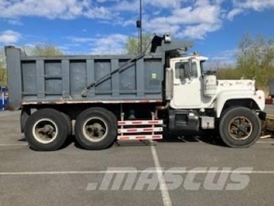 Mack RD 690 SX 傾卸式卡車