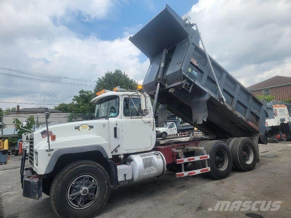 Mack RD 690 SX 傾卸式卡車