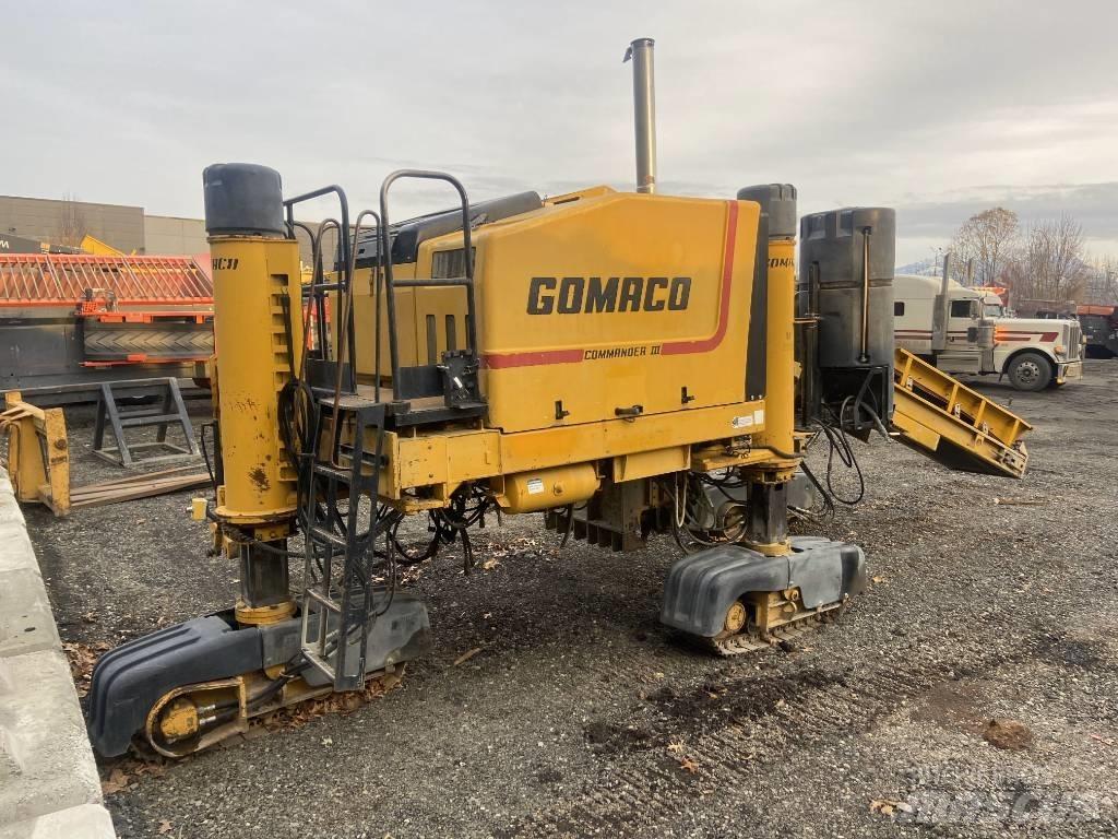 Gomaco Commander III 混凝土鋪路機