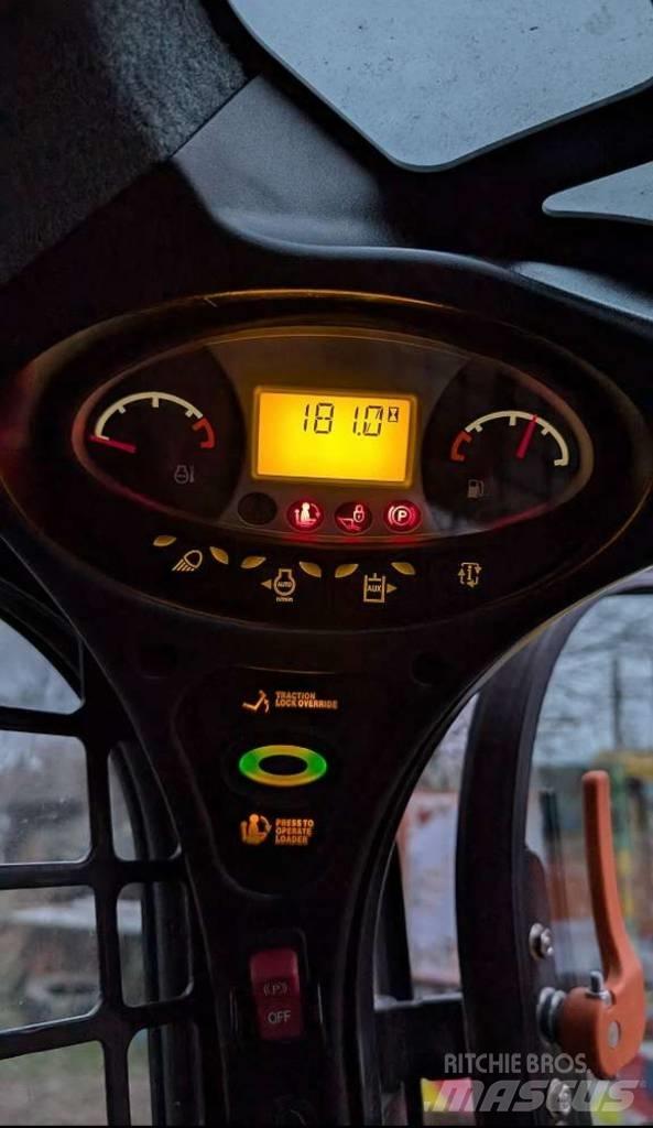 Bobcat T 450 滑移轉向裝載機
