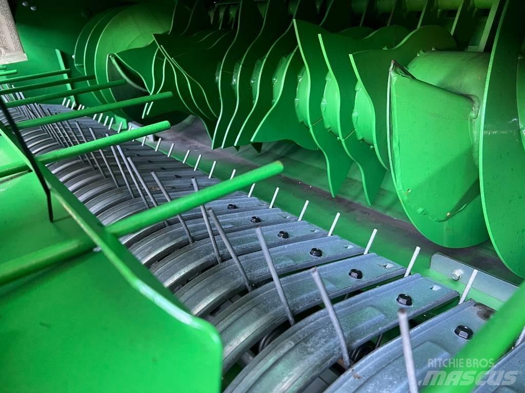 John Deere V461M 圓型牧草打包機