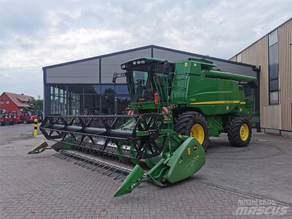 John Deere T560 聯合收穫機