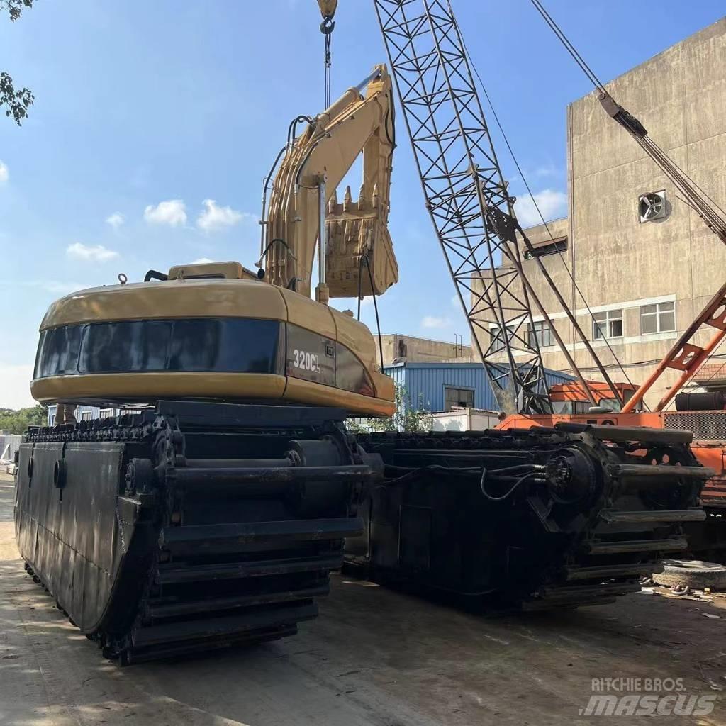CAT 320 C 水陸兩用挖掘機