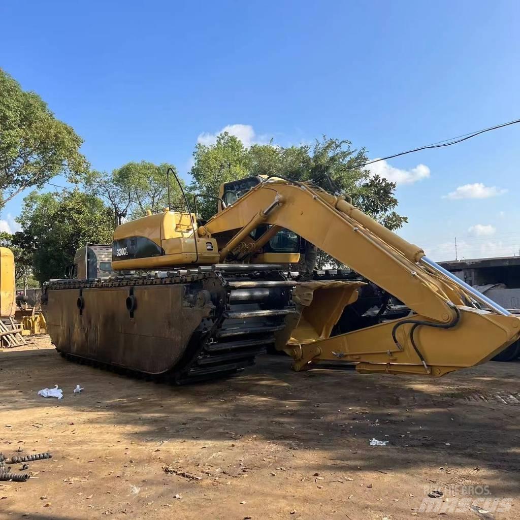 CAT 320 C 水陸兩用挖掘機