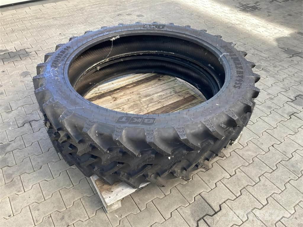 BKT 270/95R46 輪胎、車輪和輪圈