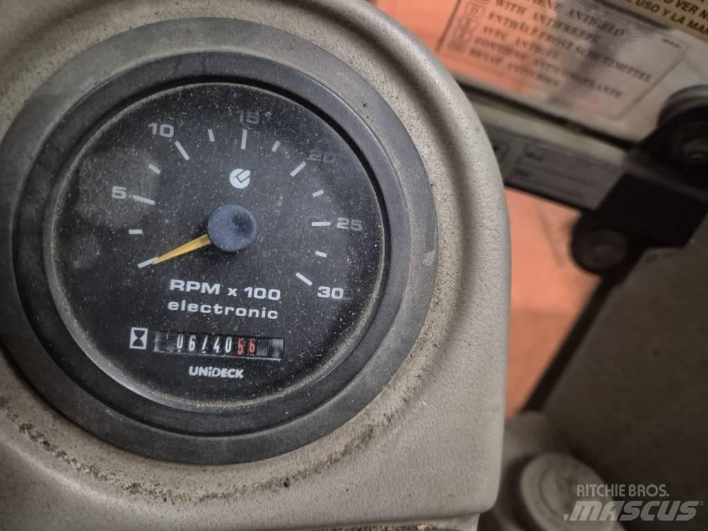 Venieri VF823B/1 反鏟裝載機