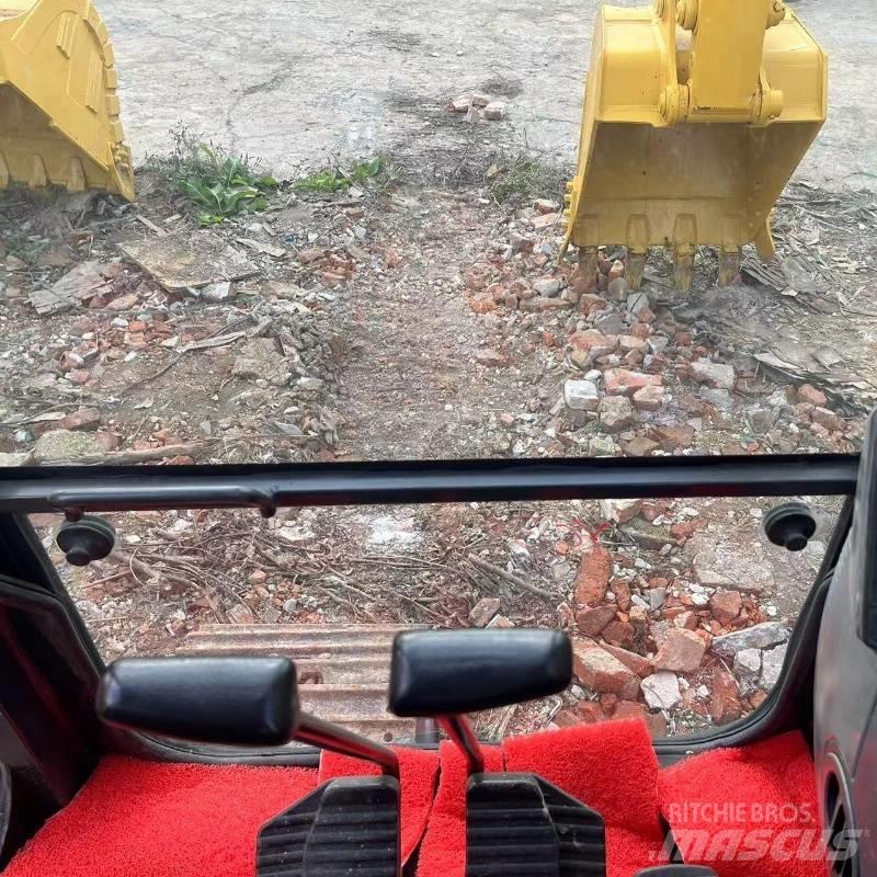 Komatsu PC 138 履帶式 挖土機/掘鑿機/挖掘機