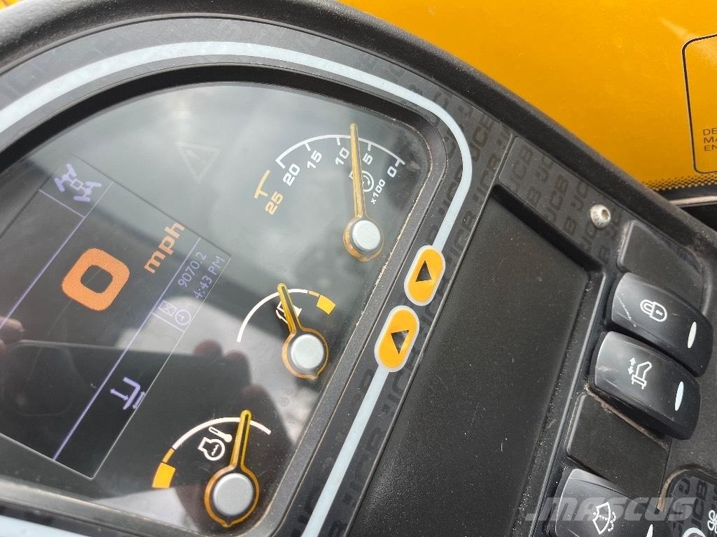 JCB 540-170 伸縮臂操作車