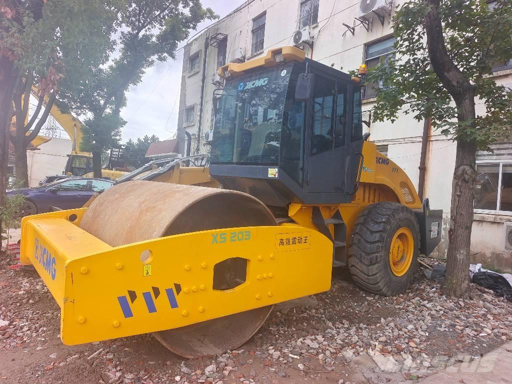 XCMG XS203J 單輪滾壓機