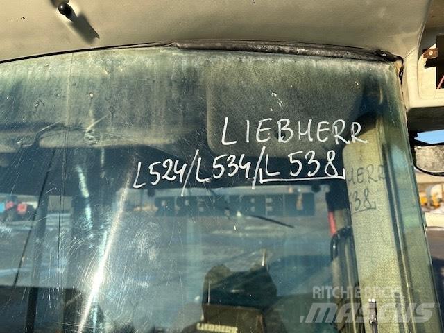 Liebherr L 538 CAB 駕駛室與內部