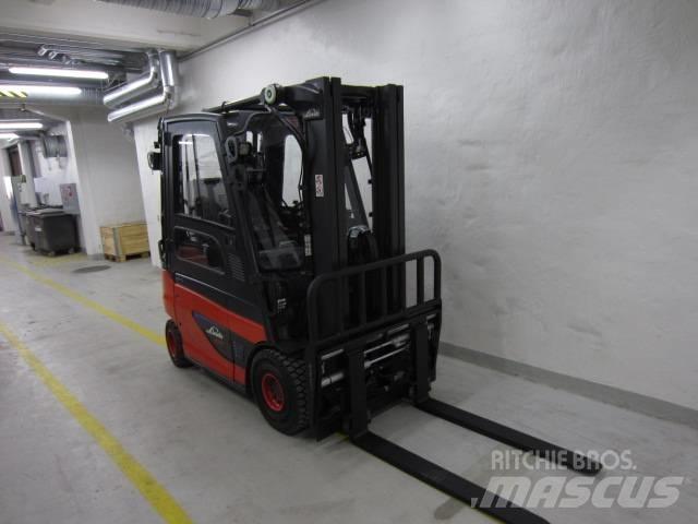 Linde E 25 電動堆高機