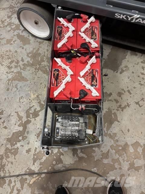 SkyJack SJ 4740 剪式升降機