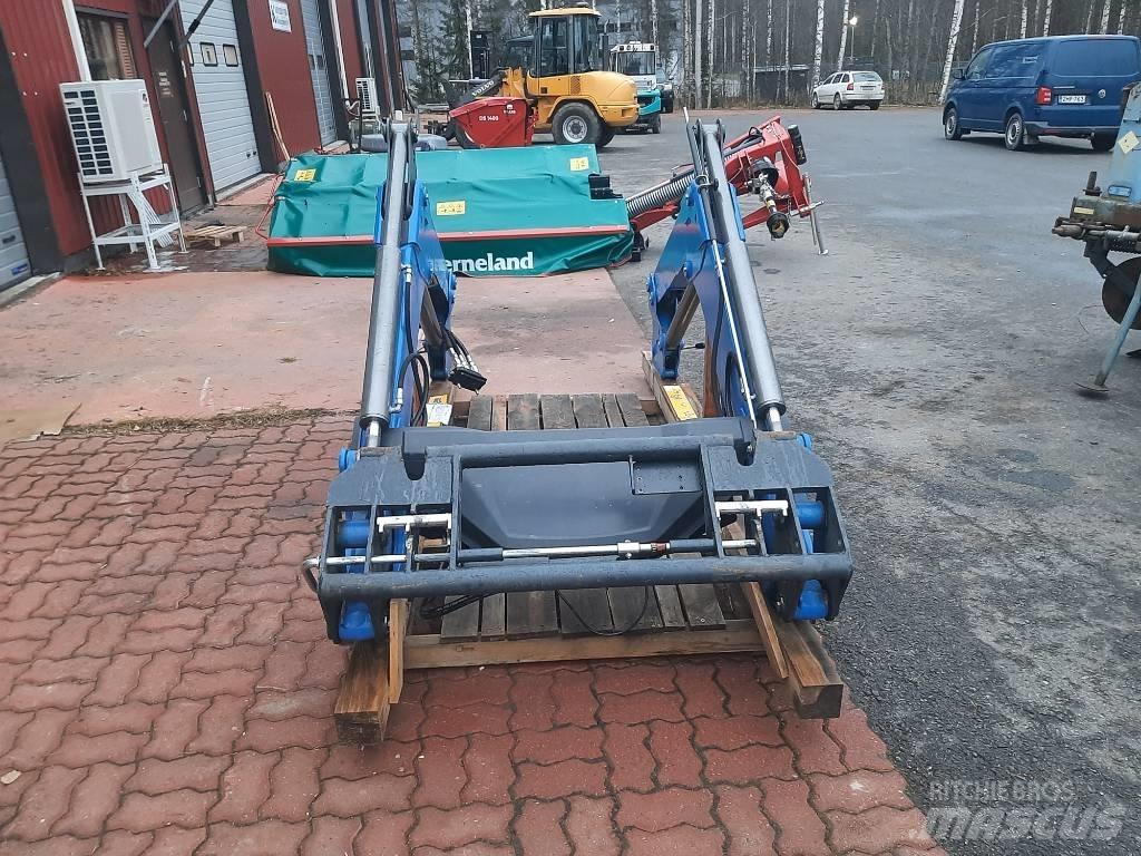 New Holland 675 LA 前端裝載機和挖掘機
