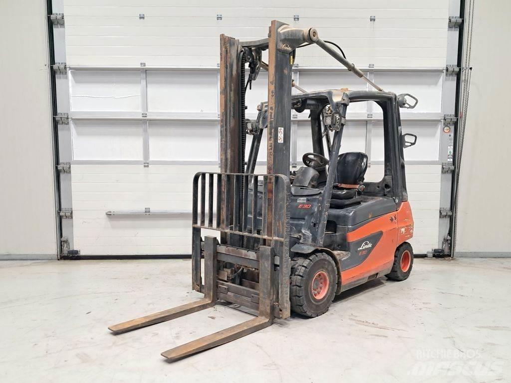 Linde E30-01 電動堆高機
