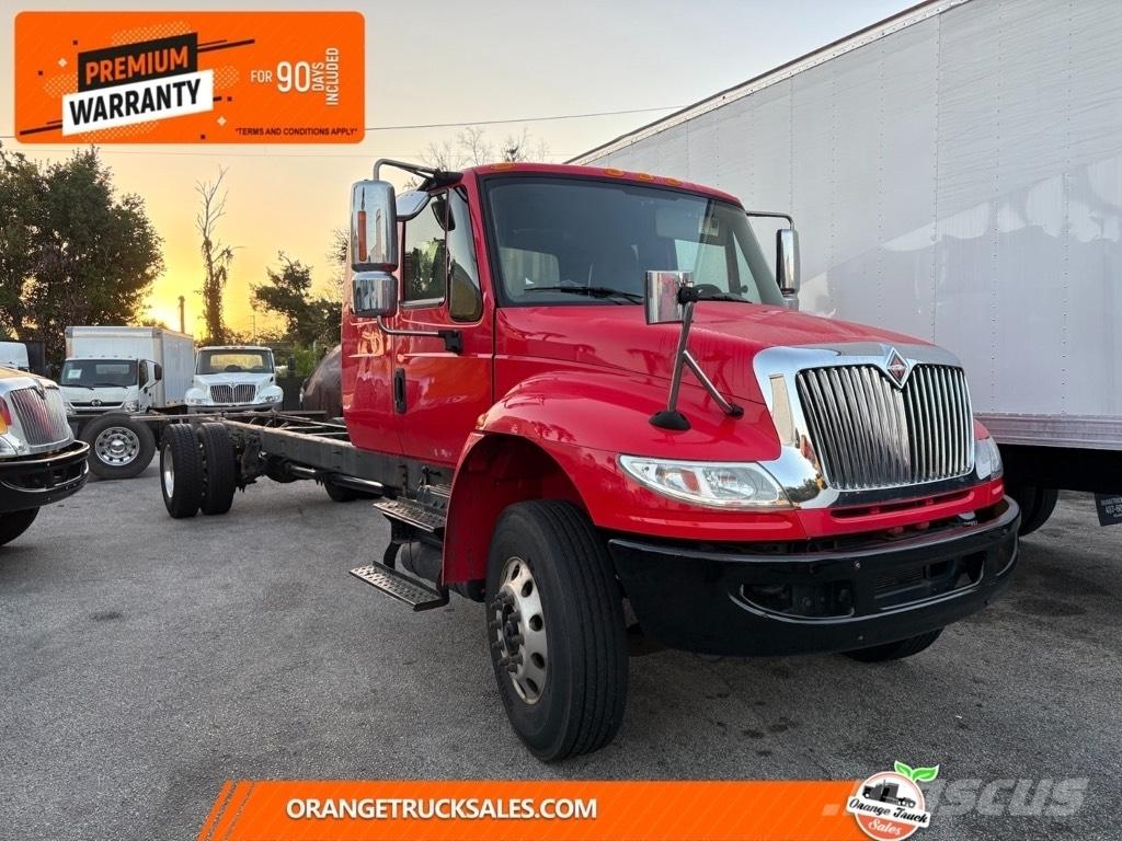 International 4300 Chassis Cab trucks