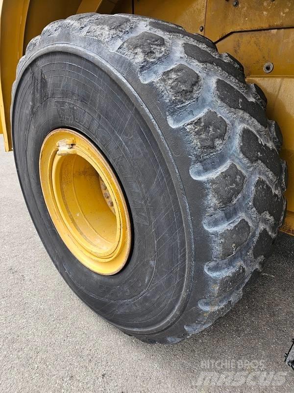 CAT 966K 輪胎式裝載機
