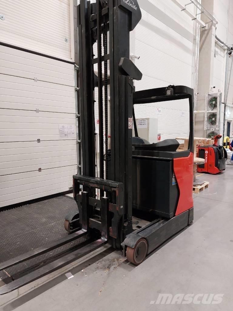 Linde R14 自走式堆積機